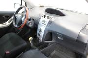 Черный Toyota Yaris 1.3 MT (87 л.с.) 2007 фото 10