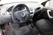 Бежевый Renault Logan 1.6 MT (84 л.с.) 2013 фото 9