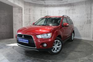 Красный Mitsubishi Outlander 2.4 CVT (170 л.с.) 4WD 2012
