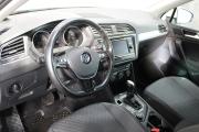 Белый Volkswagen Tiguan 2.0 AMT (180 л.с.) 4WD 2017 фото 9