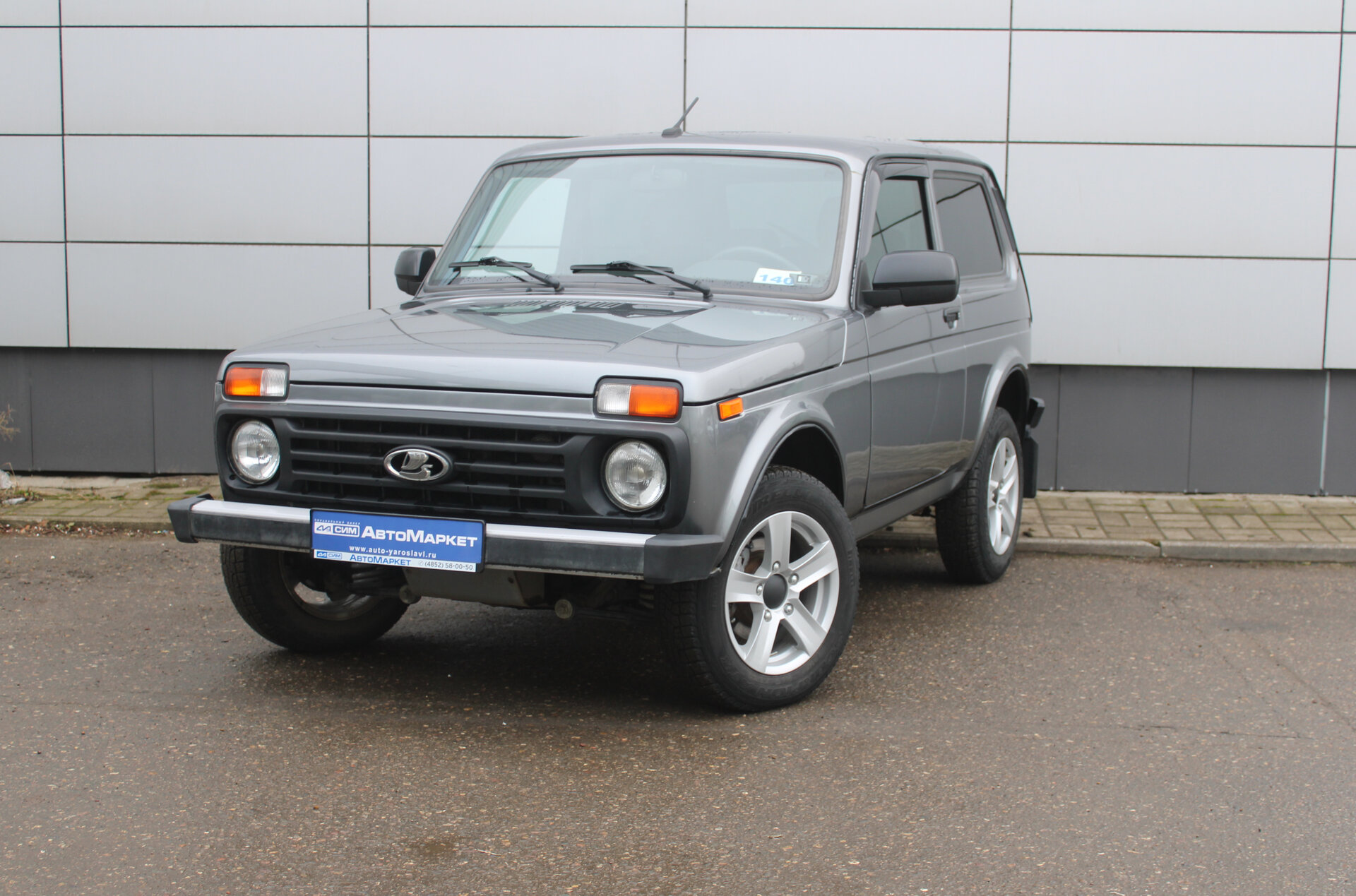 Серый Lada (ВАЗ) Niva Legend 1.7 MT (83 л.с.) 4WD 2022