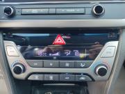 серебряный Hyundai Elantra 2.0 AT (150 л.с.) 2018 фото 17