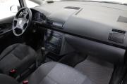 Серый Volkswagen Sharan 2.0d MT (140 л.с.) 2008 фото 9