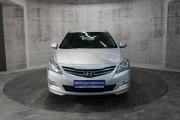 Серебряный Hyundai Solaris 1.4 MT (107 л.с.) 2016 фото 1
