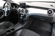 Белый Mercedes-Benz GLA 250 2.0 AMT (211 л.с.) 4WD 2014 фото 10