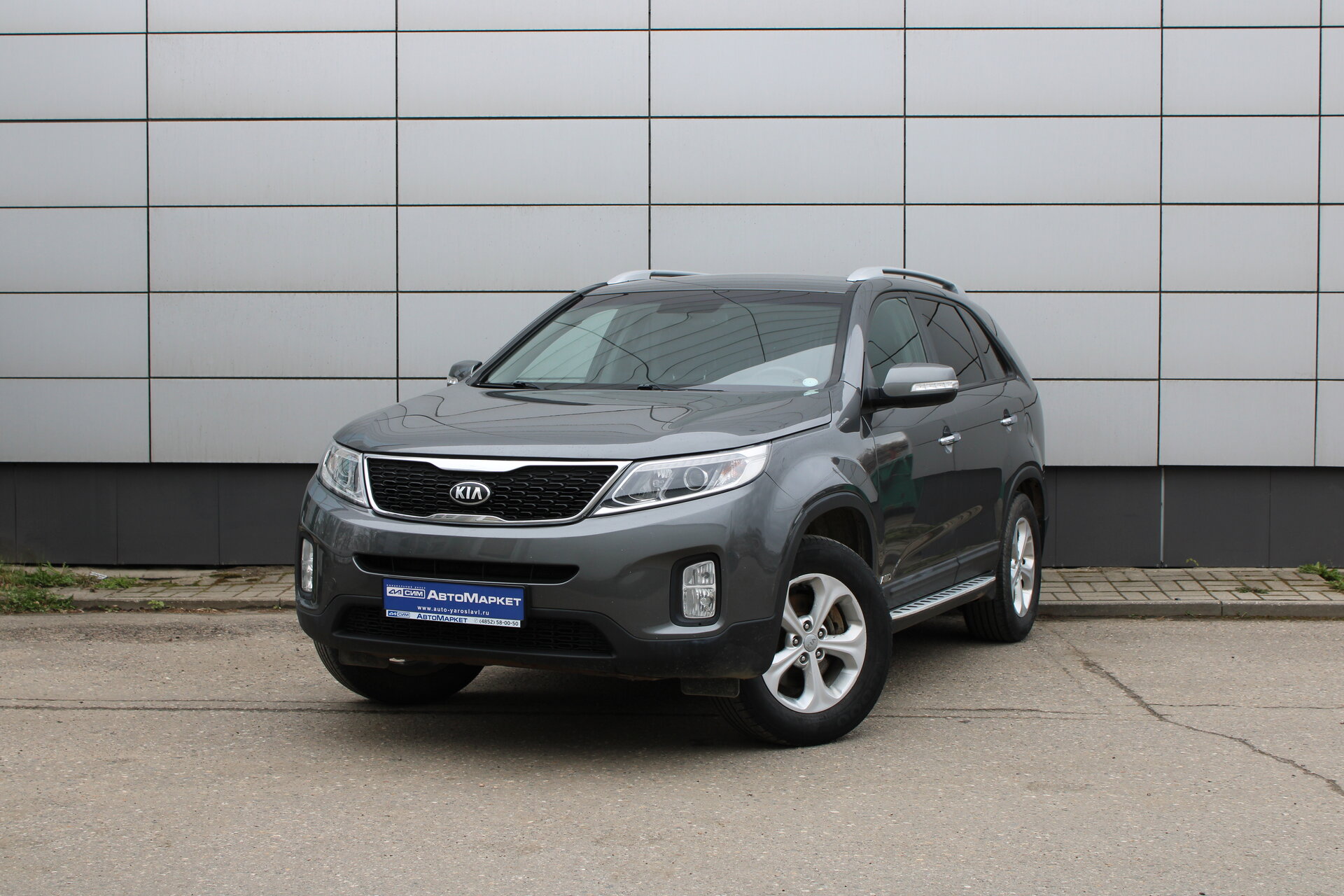 Серый Kia Sorento, II Рестайлинг 2.4 AT (175 л.с.) 4WD 2014