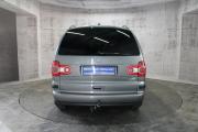 Серый Volkswagen Sharan 2.0d MT (140 л.с.) 2008 фото 6