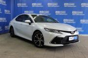 белый Toyota Camry 2.5 AT (200 л.с.) 2021 фото 1