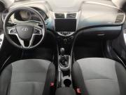 Серебряный Hyundai Solaris 1.6 MT (123 л.с.) 2011 фото 8
