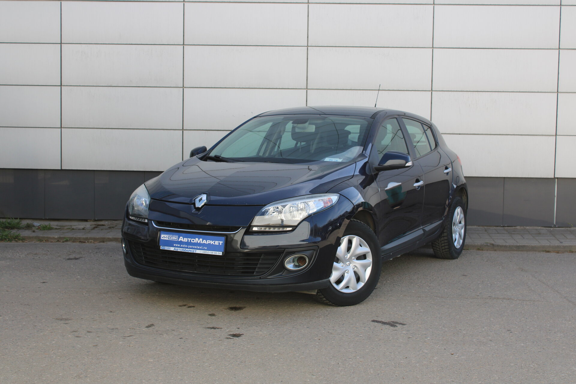 Синий Renault Megane 1.6 AT (106 л.с.) 2012