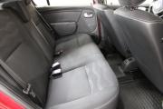 Красный Renault Sandero Stepway 1.6 AT (103 л.с.) 2012 фото 11