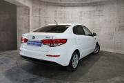 Белый Kia Rio 1.6 AT (123 л.с.) 2016 фото 5