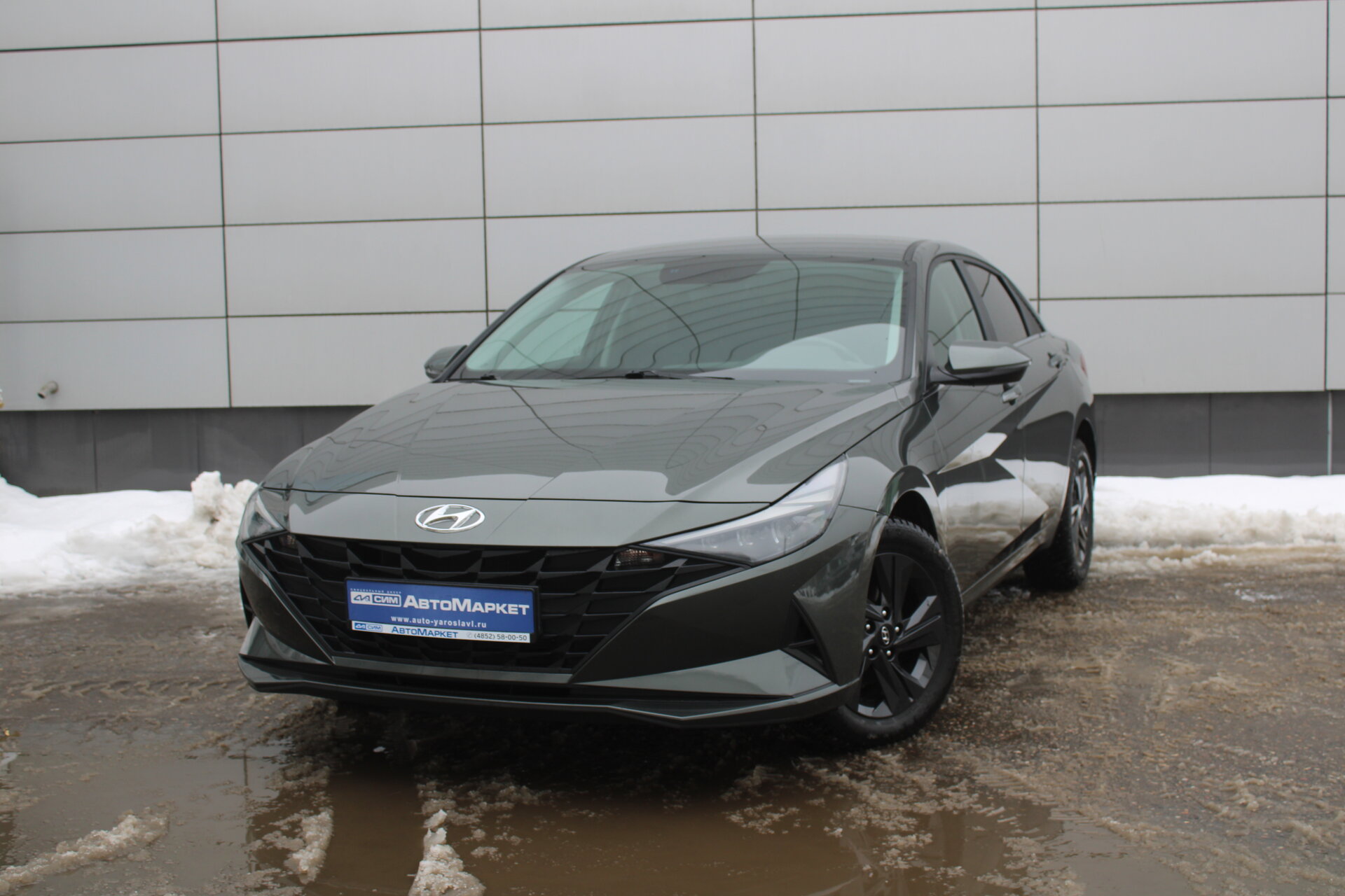 Серый Hyundai Elantra 1.6 AT (128 л.с.) 2021