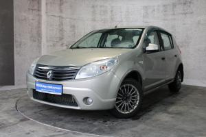 Бежевый Renault Sandero 1.6 MT (103 л.с.) 2010