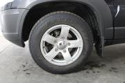 Черный Chevrolet Niva 1.7 MT (80 л.с.) 4WD 2018 фото 13