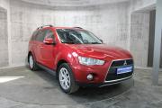 Красный Mitsubishi Outlander 2.4 CVT (170 л.с.) 4WD 2012 фото 2