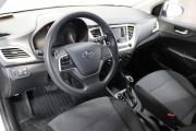 Серебряный Hyundai Solaris 1.6 AT (123 л.с.) 2019 фото 9