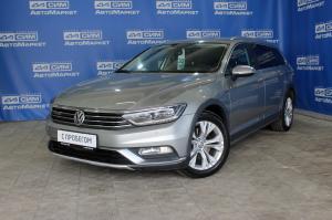 серебряный Volkswagen Passat Alltrack 2.0 AMT (220 л.с.) 4WD 2016