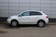 Белый Renault Koleos 2.5 CVT (171 л.с.) 4WD 2012 фото 3