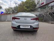 серебряный Hyundai Elantra 2.0 AT (150 л.с.) 2019 фото 18