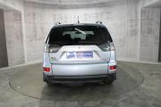 Серебряный Mitsubishi Outlander 2.4 CVT (170 л.с.) 4WD 2011 фото 6