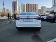 белый Hyundai Solaris 1.6 AT (123 л.с.) 2022 фото 20