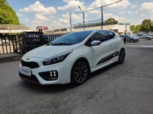 белый Kia Ceed GT, I Рестайлинг 1.6 MT (204 л.с.) 2015