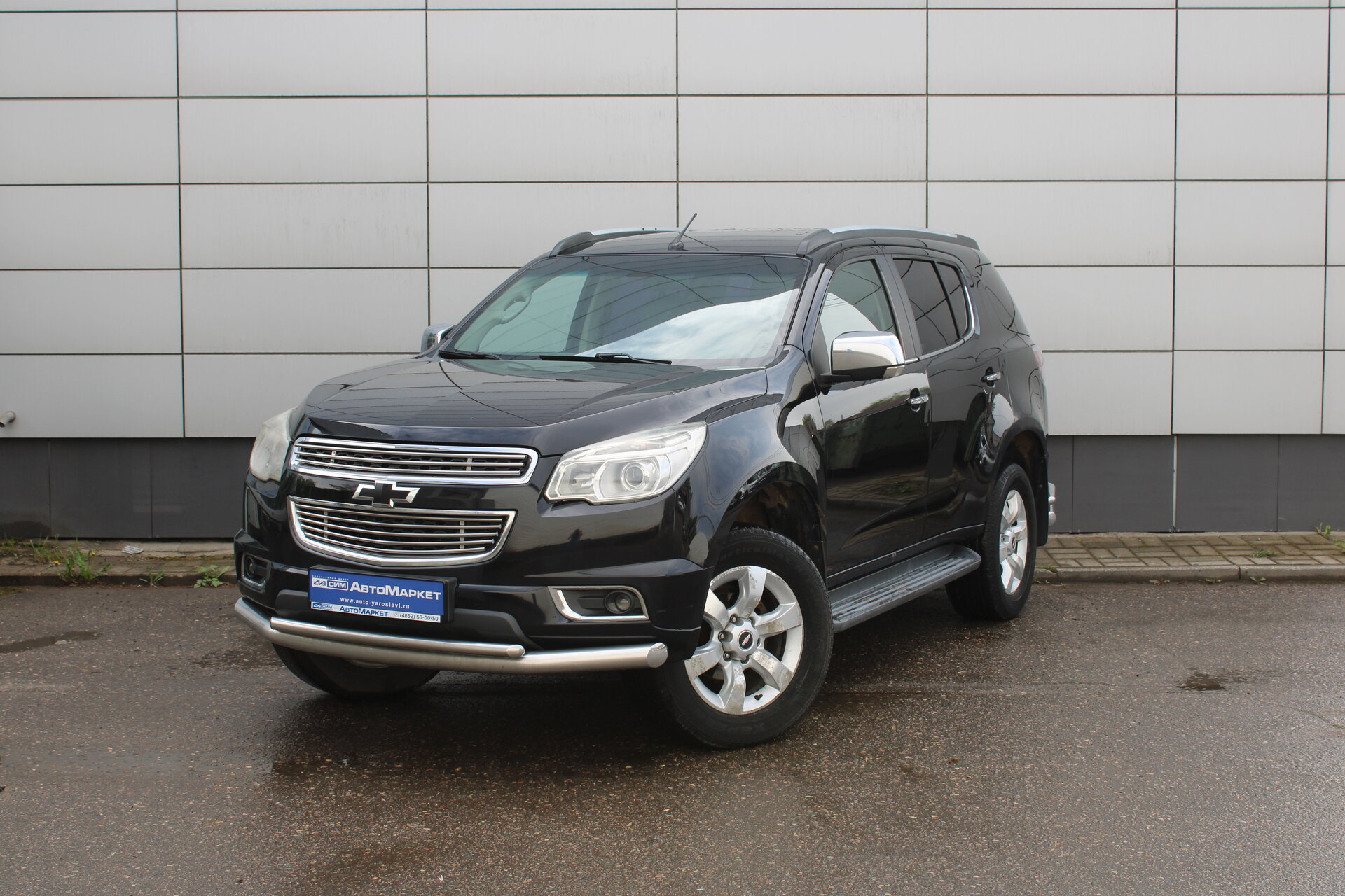 Черный Chevrolet TrailBlazer 2.8d AT (180 л.с.) 4WD 2014