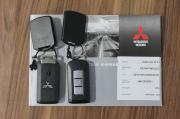 белый Mitsubishi Outlander 2.4 CVT (167 л.с.) 4WD 2013 фото 21