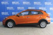 оранжевый Kia Rio X 1.6 AT (123 л.с.) 2022 фото 3