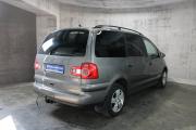 Серый Volkswagen Sharan 2.0d MT (140 л.с.) 2008 фото 5