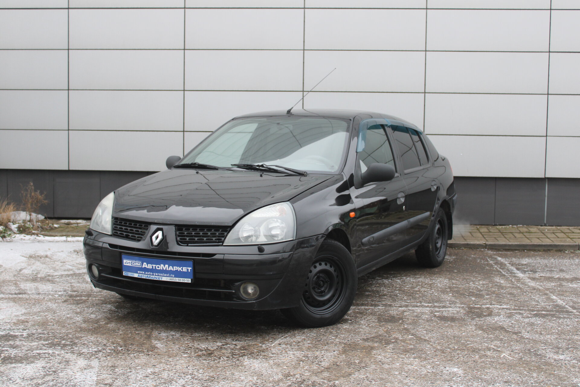 Черный Renault Symbol 1.4 MT (75 л.с.) 2004