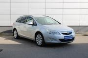 Серебряный Opel Astra 1.4 MT (140 л.с.) 2012 фото 2