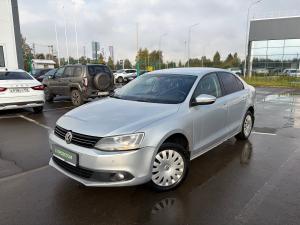 Серый Volkswagen Jetta 1.4 MT (150 л.с.) 2011