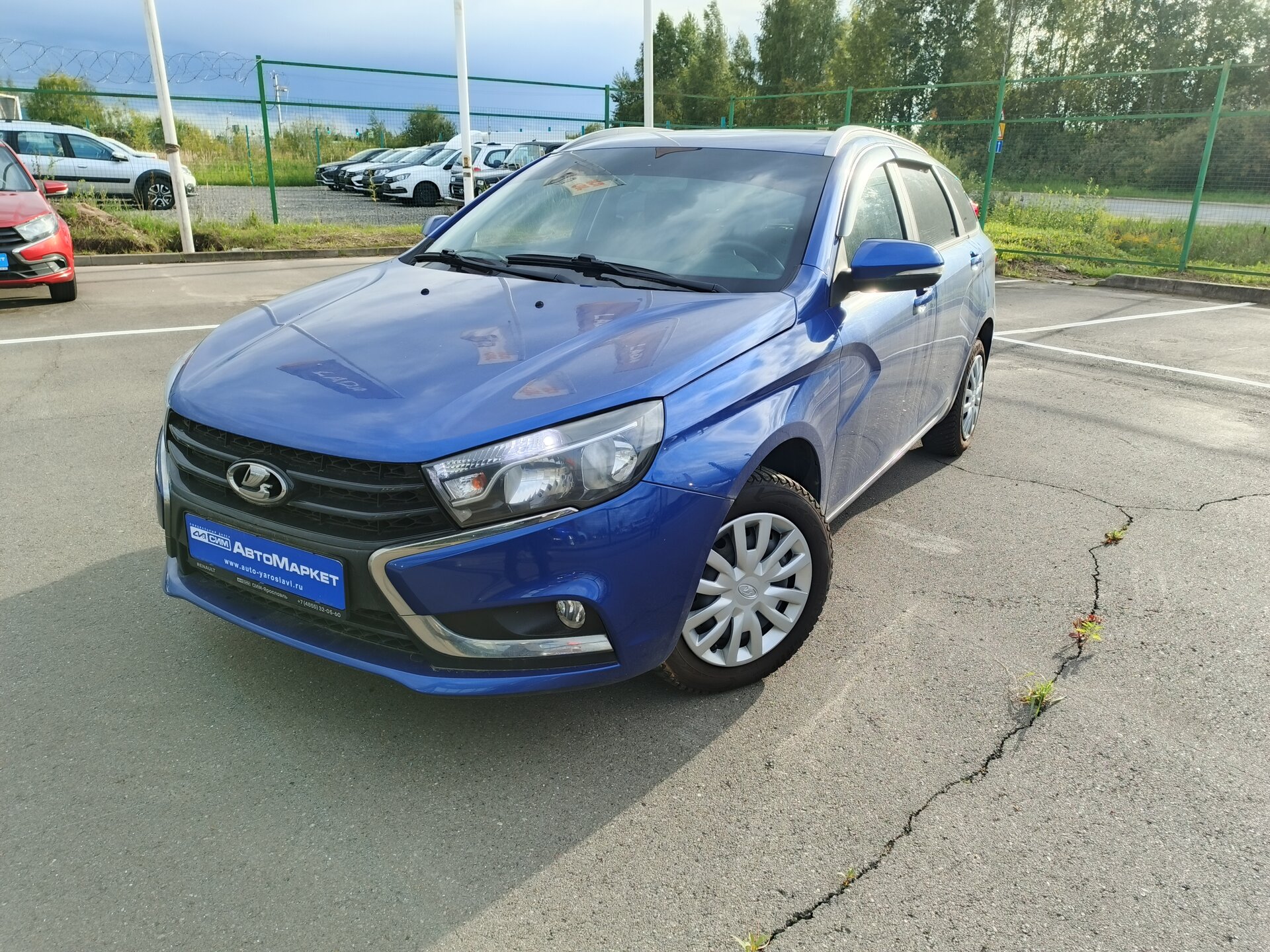 Синий Lada (ВАЗ) Vesta SW 1.6 CVT (113 л.с.) 2019