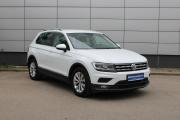 Белый Volkswagen Tiguan 2.0 AMT (180 л.с.) 4WD 2017 фото 2