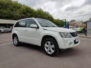 белый Suzuki Grand Vitara 2.0 AT (140 л.с.) 4WD 2011 фото 1