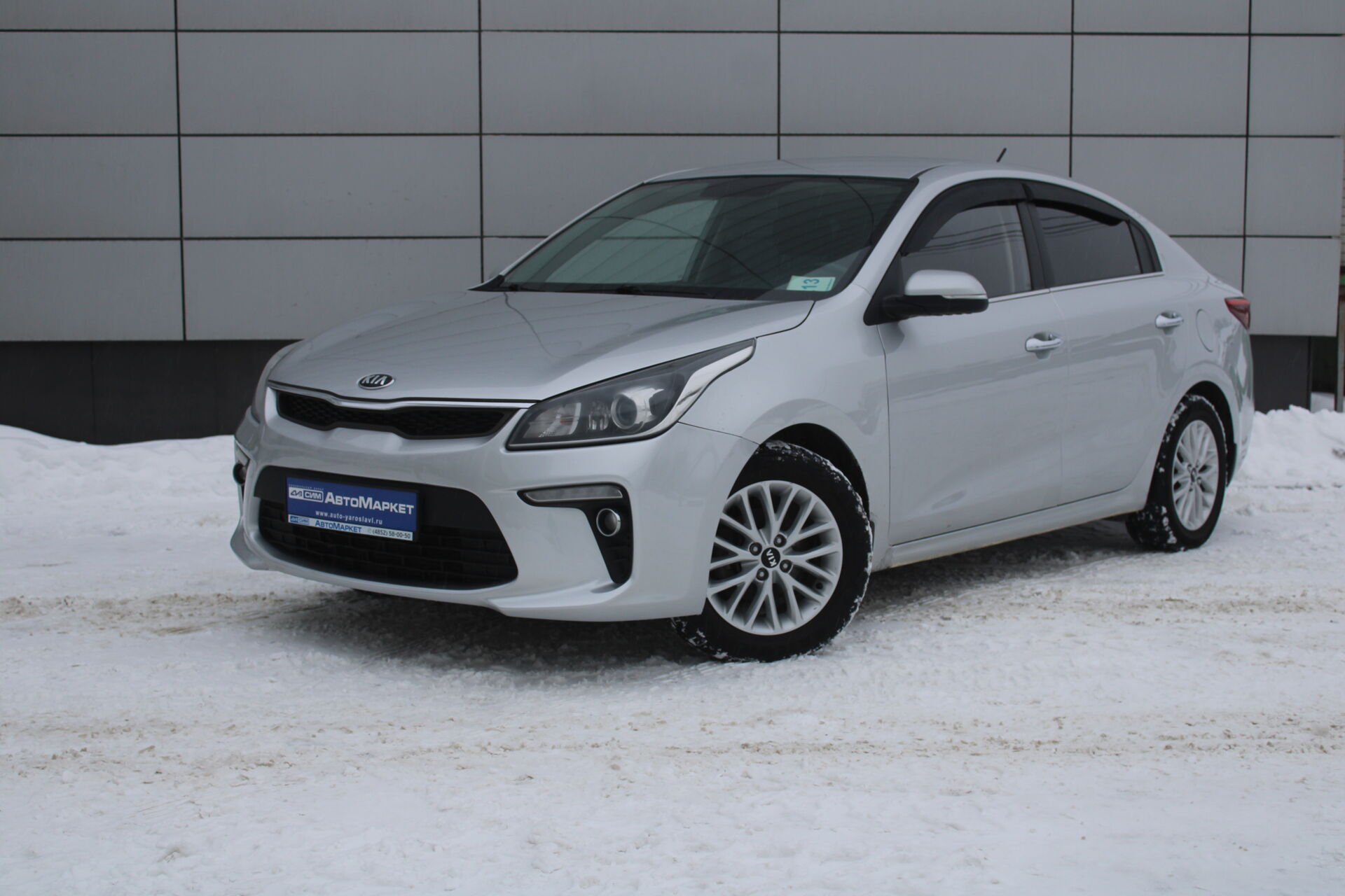 Серебряный Kia Rio, IV 1.6 MT (123 л.с.) 2017