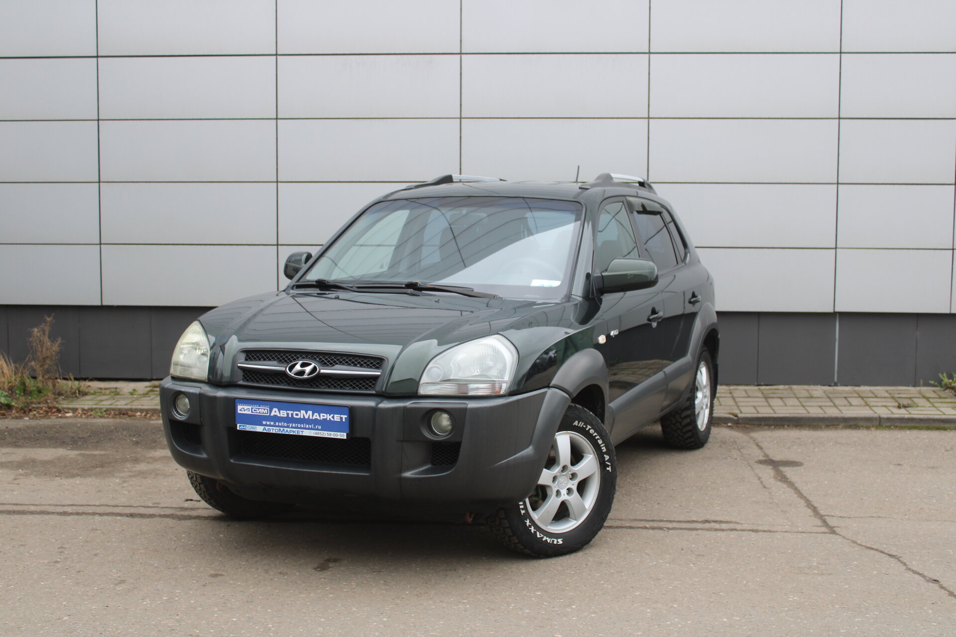 Зеленый Hyundai Tucson 2.0d MT (112 л.с.) 4WD 2008