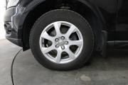 Черный Audi Q5 2.0d AMT (170 л.с.) 4WD 2011 фото 13