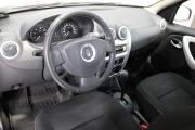 Красный Renault Sandero Stepway 1.6 AT (103 л.с.) 2012 фото 9