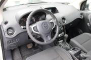 Белый Renault Koleos 2.5 CVT (171 л.с.) 4WD 2012 фото 9