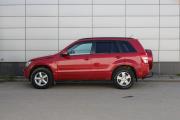 Красный Suzuki Grand Vitara 2.0 MT (140 л.с.) 4WD 2010 фото 4