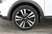 Белый Lada (ВАЗ) Vesta SW Cross 1.6 MT (106 л.с.) 2021 фото 13