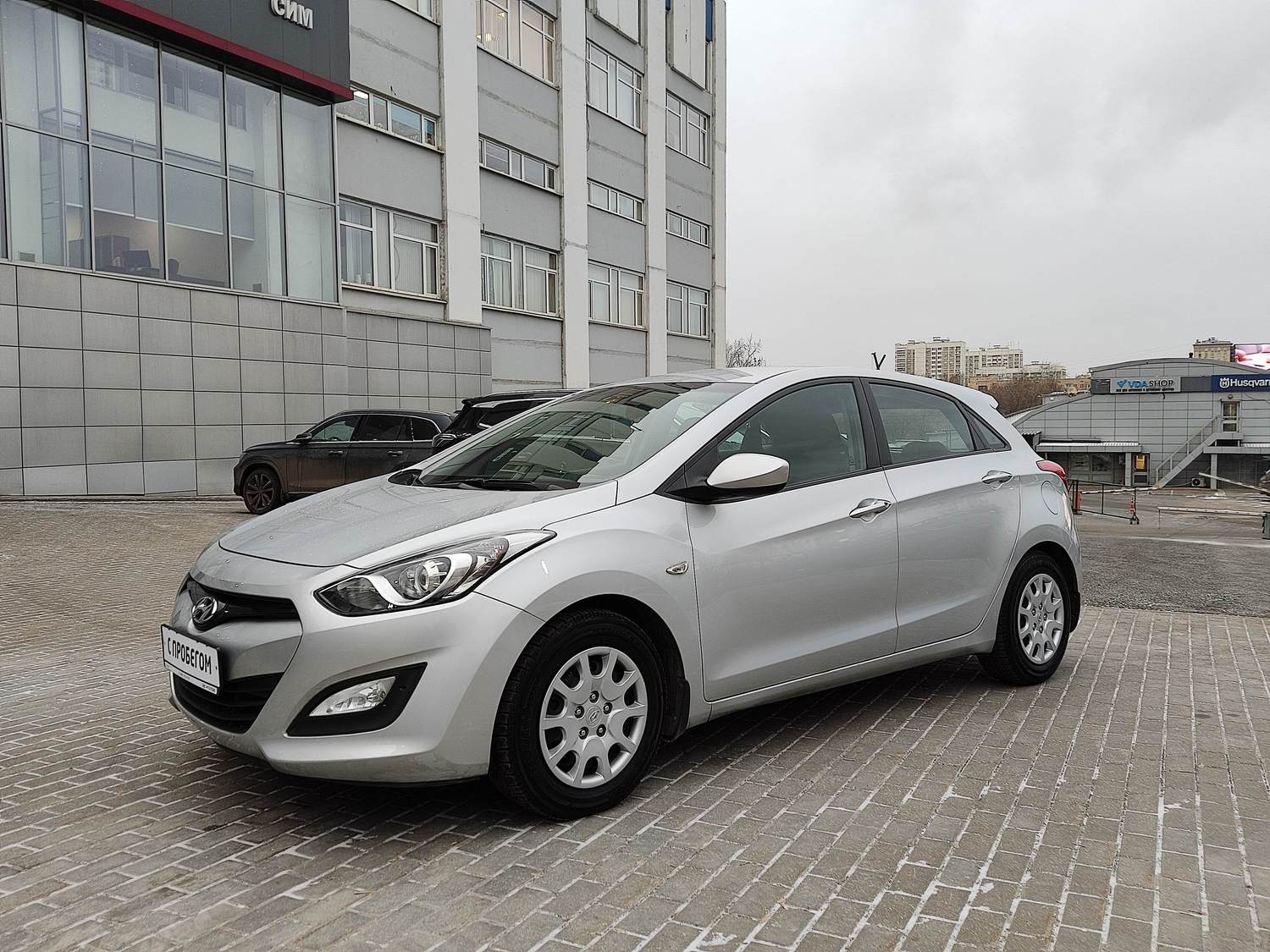 серебряный Hyundai i30 1.6 AT (130 л.с.) 2014