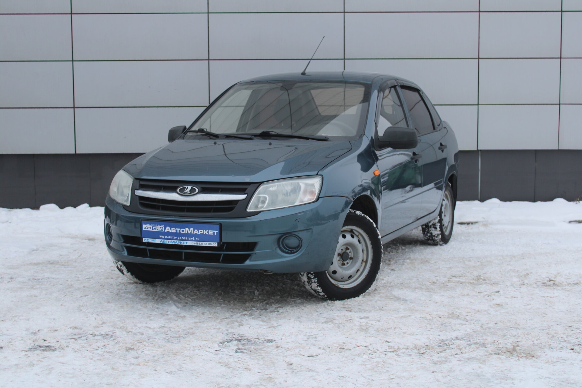 Серый Lada (ВАЗ) Granta 1.6 MT (87 л.с.) 2014
