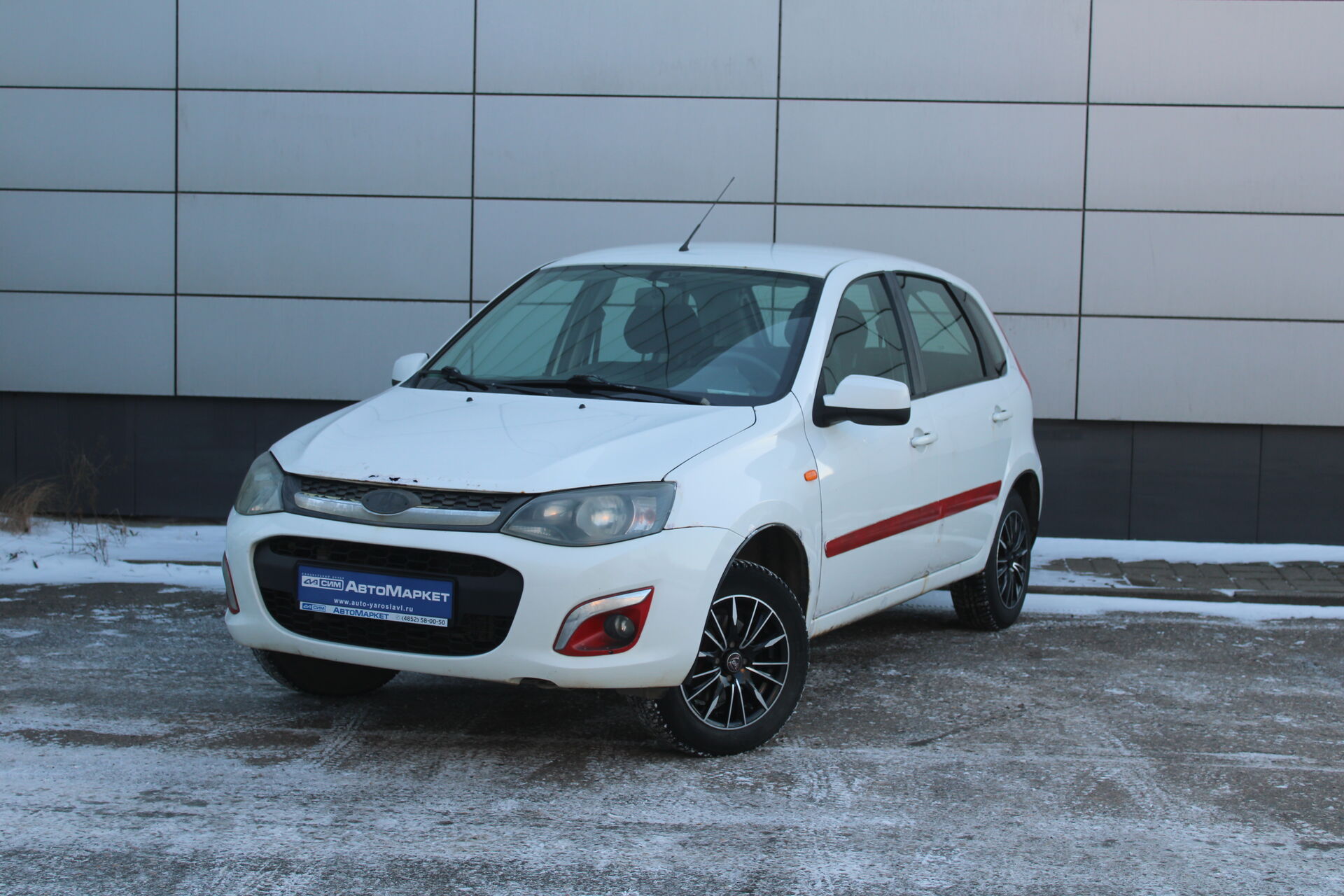 Белый Lada (ВАЗ) Kalina 1.6 MT (106 л.с.) 2013