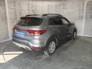 Серый Kia Rio X-Line 1.6 MT (123 л.с.) 2017 фото 5