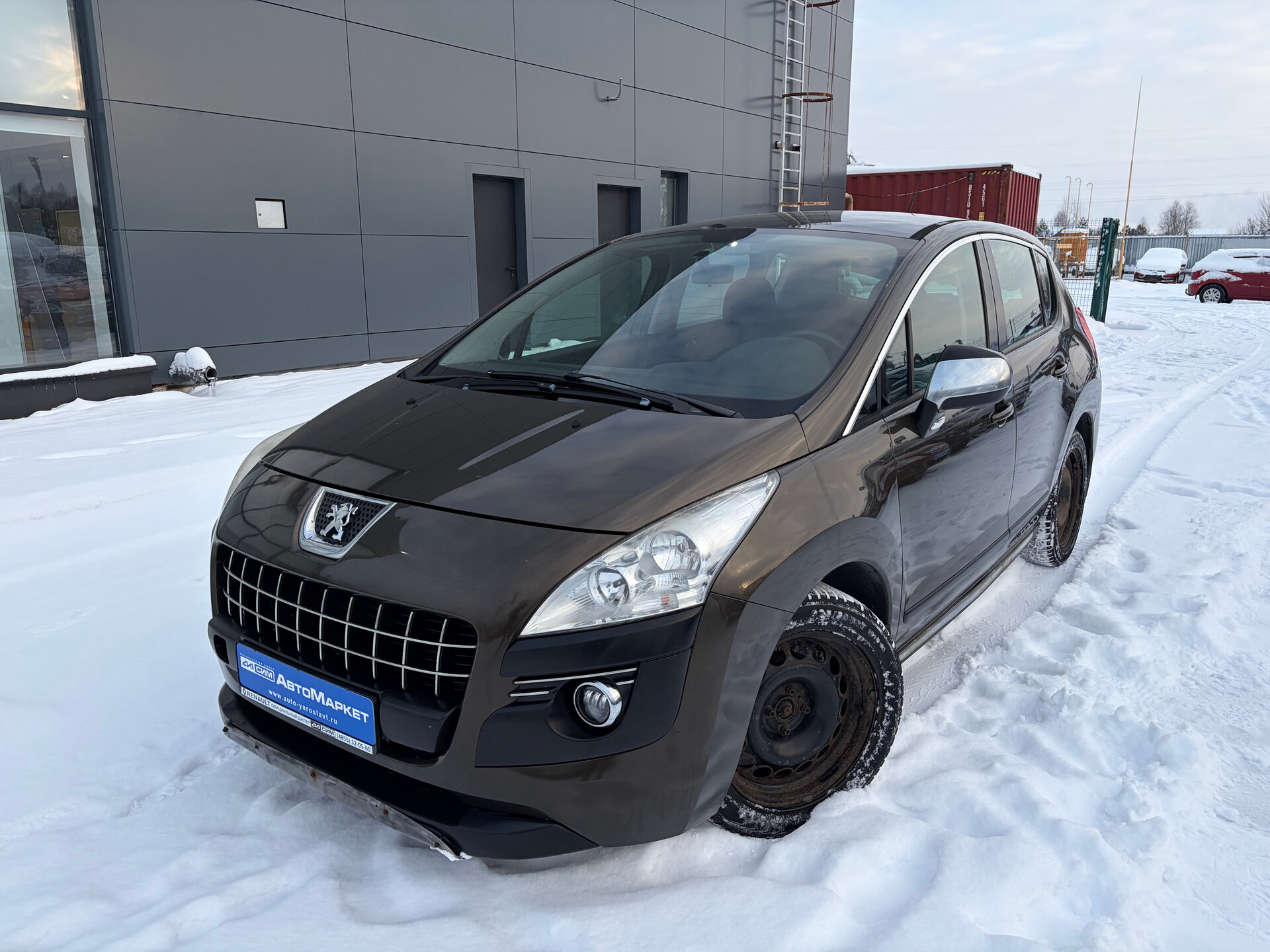 Коричневый Peugeot 3008 1.6 MT (120 л.с.) 2011