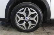 белый Subaru Forester 2.0 CVT (150 л.с.) 4WD 2019 фото 9